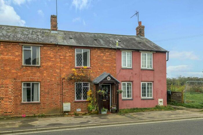 2 Bedroom Terraced House For Sale In The Causeway, Carlton, MK43
