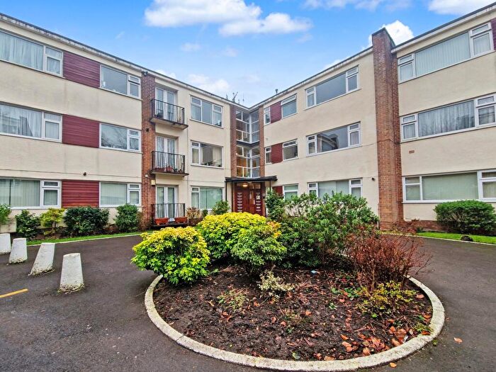 2 Bedroom Flat To Rent In Bury New Road, Park Lane Court Bury New Road, M7