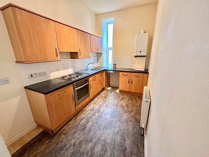 2 Bedroom Apartment To Rent In Redwing Crescent, Huddersfield, HD3