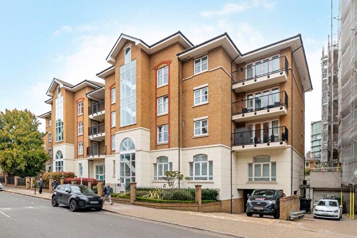 2 Bedroom Flat For Sale In Keswick Road, East Putney, SW15