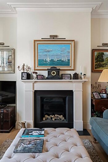 6 Bedroom Terraced House For Sale In Thirsk Road, London, SW11