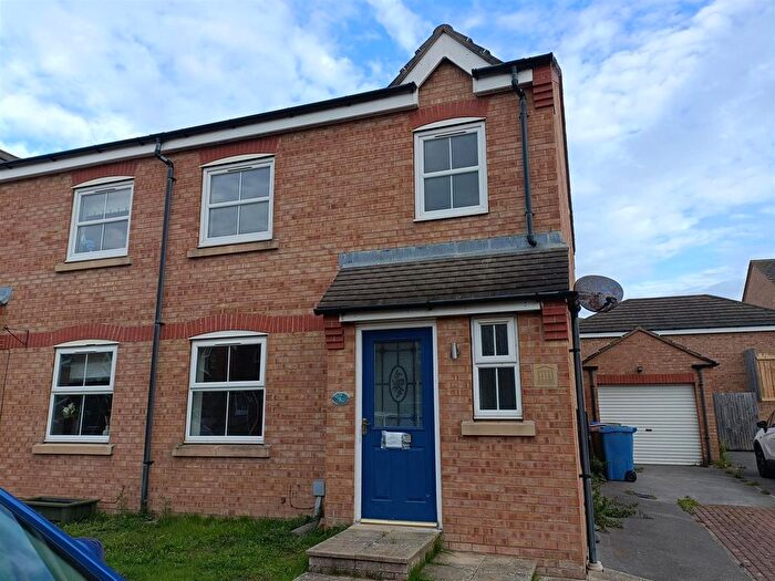 3 Bedroom Semi-Detached House To Rent In Pasture Close, Withernsea, HU19