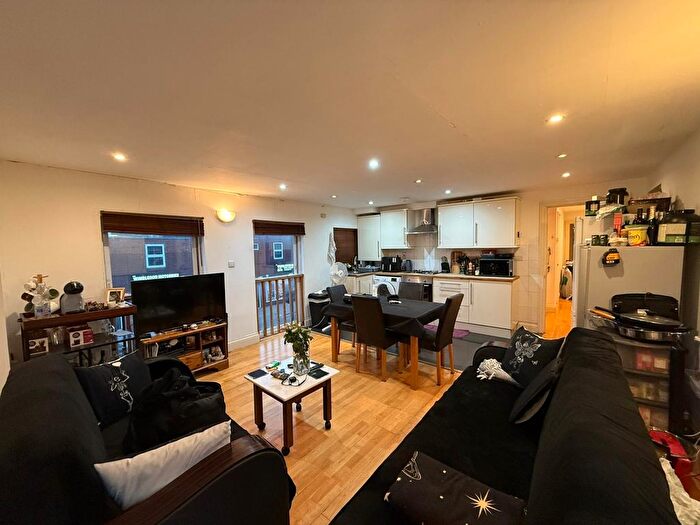 2 Bedroom Flat To Rent In Victory Road Mews, London, SW19