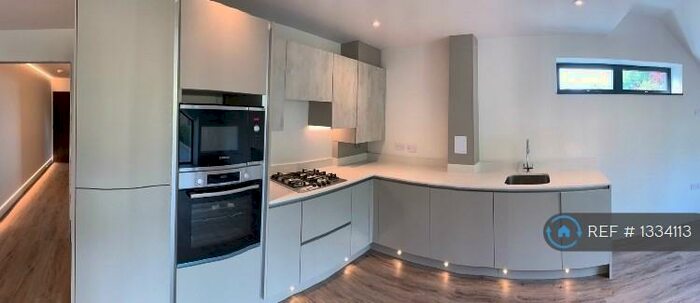 2 Bedroom Flat To Rent In Brighton Road, Purley, CR8