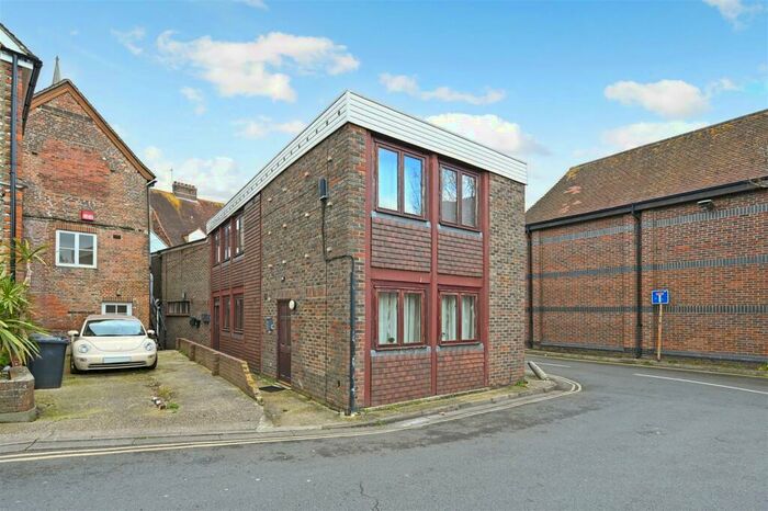 1 Bedroom Flat To Rent In Cooper Street, Chichester, PO19