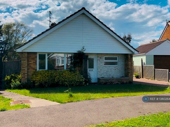 2 Bedroom Bungalow To Rent In Stirling Avenue, Seaford, BN25