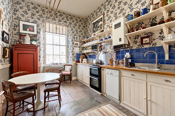 3 Bedroom Flat For Sale In Broughton Place, Edinburgh, EH1