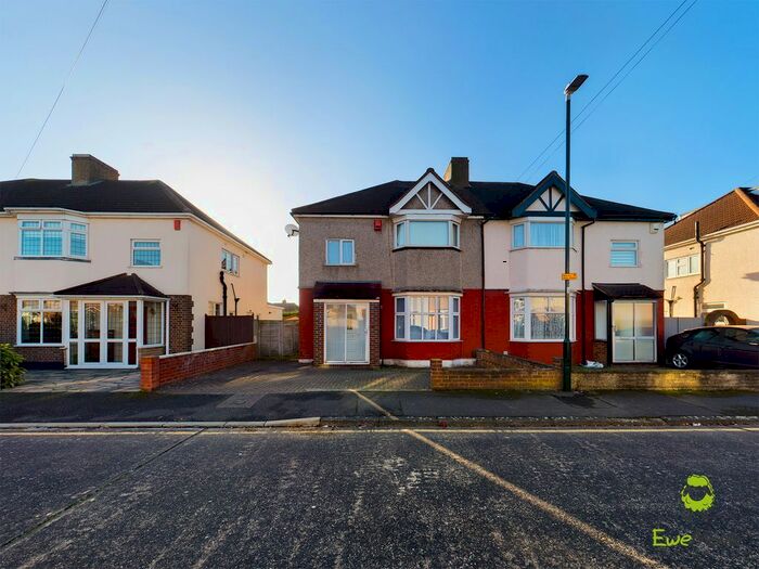 3 Bedroom Semi-Detached House To Rent In Hamilton Road, Bexleyheath DA7