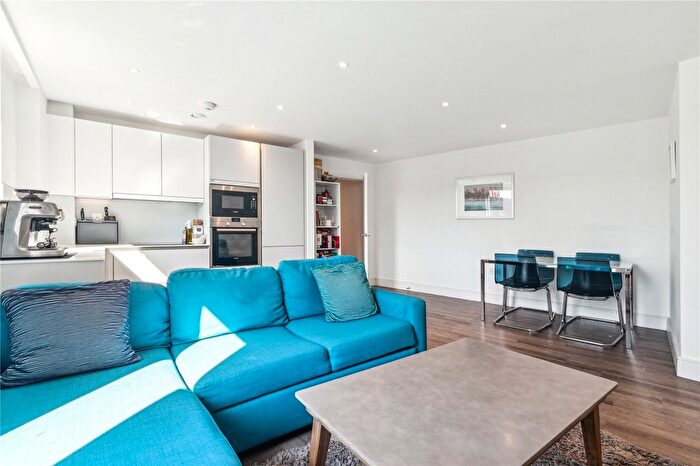 1 Bedroom Flat For Sale In Gaumont Place, Streatham Hill, SW2
