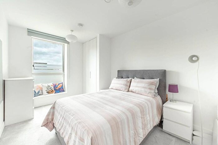 2 Bedroom Flat For Sale In Edgware Road, Colindale, London, NW9