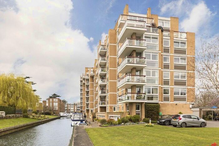 2 Bedroom Flat To Rent In Thamespoint, Fairways, Teddington, TW11