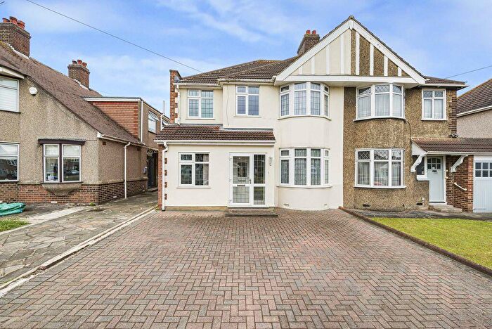 3 Bedroom Semi Detached House For Sale In Harland Avenue, Sidcup, DA15