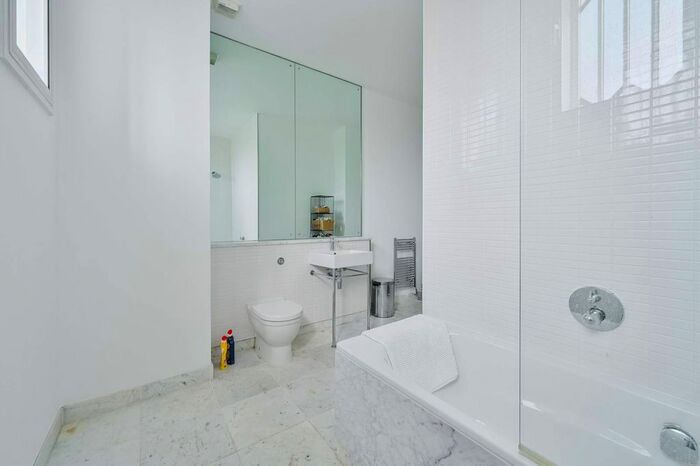 2 Bedroom Flat To Rent In Marshall Street, Soho, London, W1F