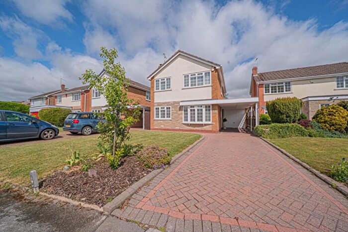 4 Bedroom Detached House For Sale In Copt Heath Drive, Knowle, B93