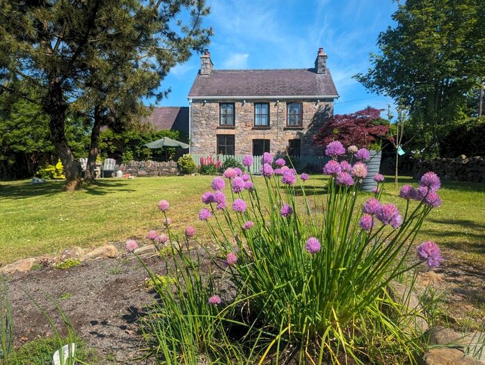 3 Bedroom Detached House For Sale In Heol Lotwen, Capel Hendre, Ammanford, Carmarthenshire., SA18