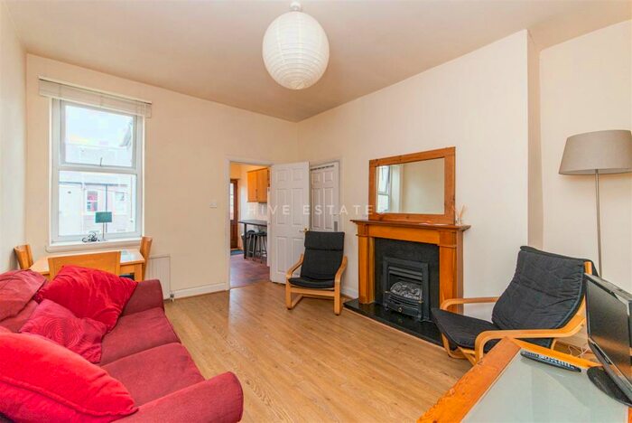 3 Bedroom Maisonette To Rent In Warwick Street, Heaton, Newcastle Upon Tyne, NE6