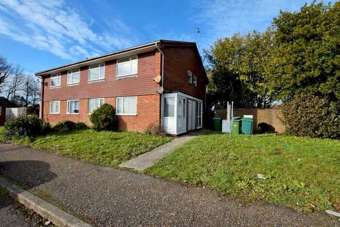 2 Bedroom Flat To Rent In Markfield, Bognor Regis, PO22