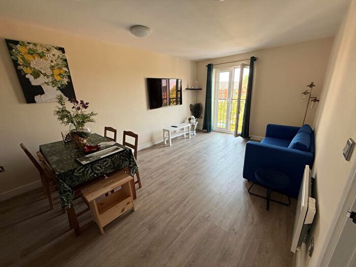 2 Bedroom Apartment To Rent In Palatine House, Olsen Rise, Lincoln, LN2