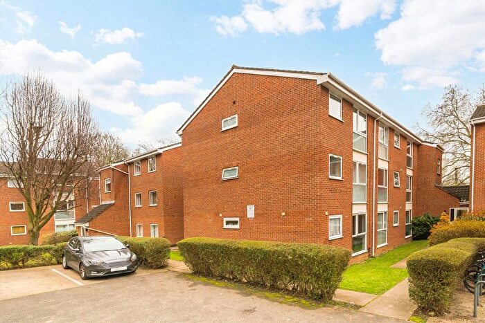 1 Bedroom Flat For Sale In Sunninghill Court, Acton, W3