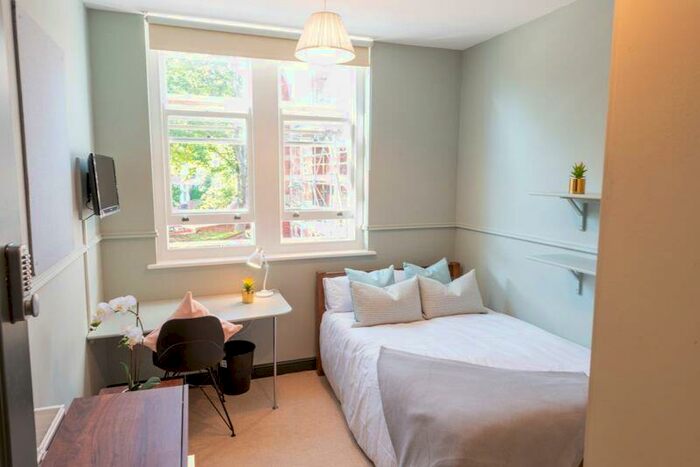 4 Bedroom Flat To Rent In Pennsylvania Road, Exeter, EX4