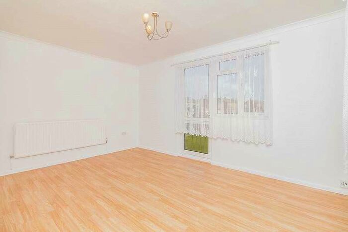 2 Bedroom Apartment To Rent In Princes Avenue, Dartford, Kent, DA2