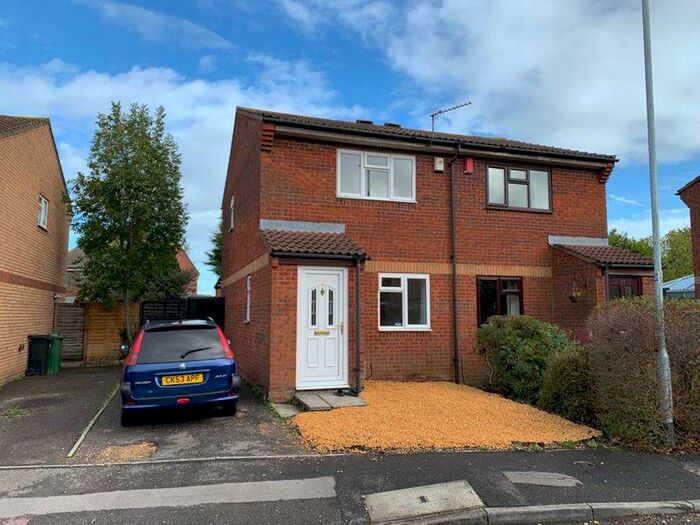 2 Bedroom Semi-Detached House To Rent In Amberley Road, Bristol., BS34