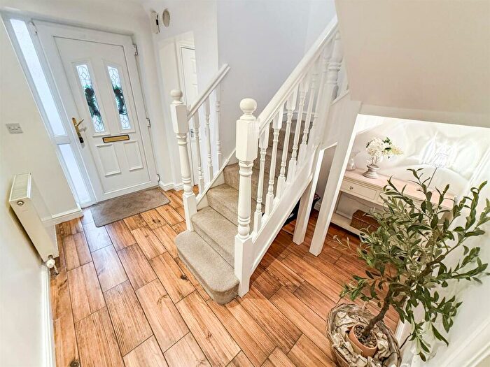 4 Bedroom Detached House For Sale In Maes Hyfryd, Chirk, LL14