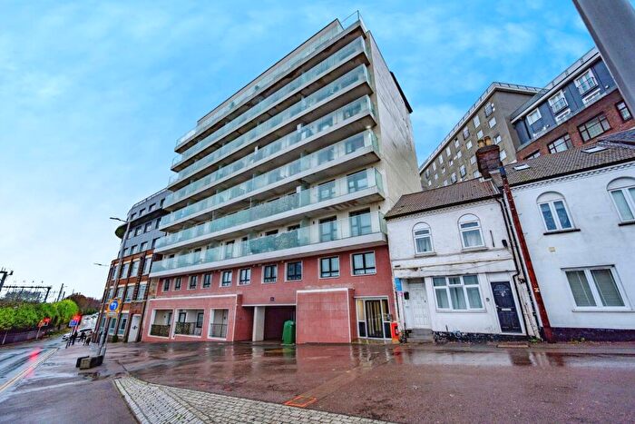 1 Bedroom Flat For Sale In Midland Road, Luton, Bedfordshire, LU2