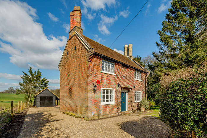 2 Bedroom Detached House To Rent In Woodside Green, Wildhill Road, Hatfield, AL9