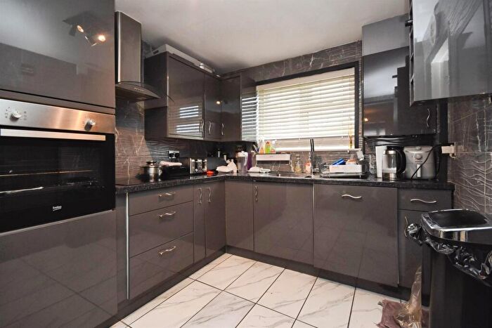 3 Bedroom End Of Terrace House For Sale In Masefield Road, Braintree, CM7