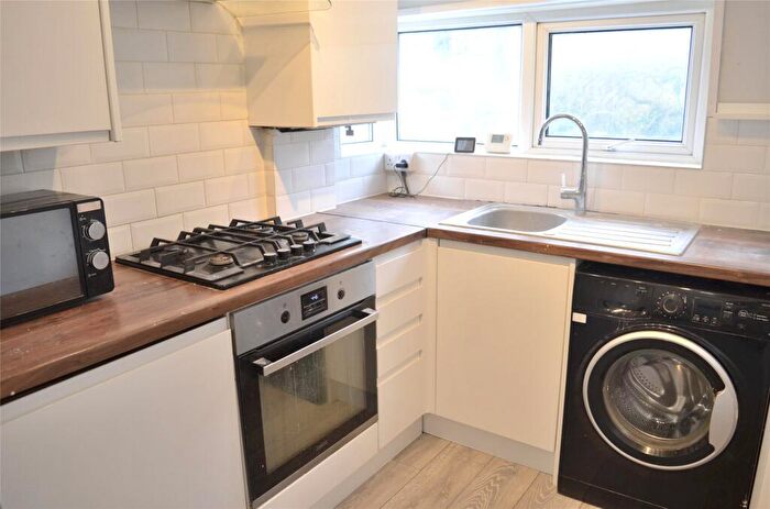 2 Bedroom Apartment To Rent In Deer Park Gardens, Mitcham, CR4