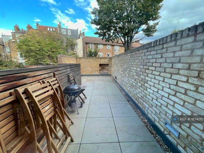 2 Bedroom Flat To Rent In Hafer Road, London, SW11