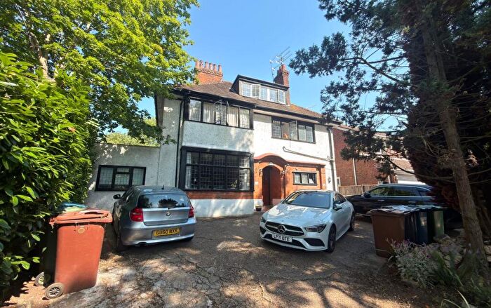 2 Bedroom Flat For Sale In Flat Canterton, Royston Grove, Hatch End, Harrow, HA5