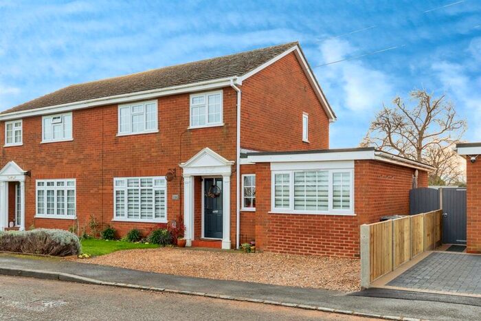 3 Bedroom Semi-Detached House For Sale In Station Road, Tempsford, Sandy, SG19