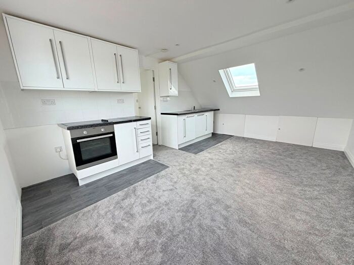 1 Bedroom Flat To Rent In Thorn Close, Northolt, UB5