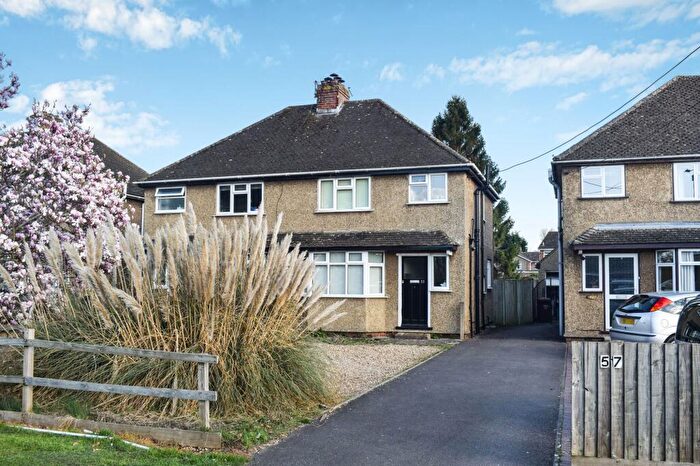 3 Bedroom Semi-Detached House To Rent In Yarnton Road, Kidlington, OX5