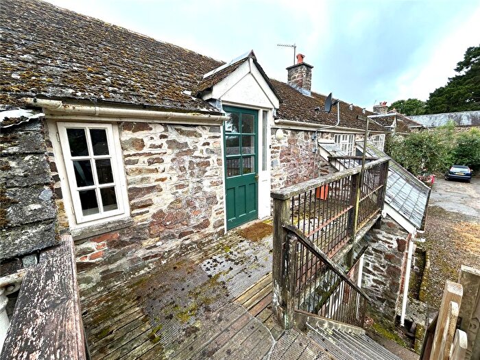 2 Bedroom Flat To Rent In Oakford, Tiverton, Devon, EX16