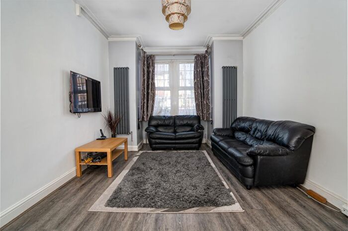 3 Bedroom Terraced House To Rent In Rothsay Road, Forest Gate, E7