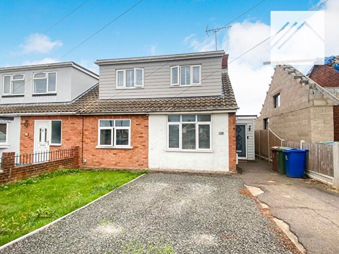 3 Bedroom Semi-Detached House For Sale In Thames Crescent, Corringham, Stanford-le-Hope, SS17