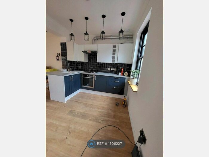 2 Bedroom Flat To Rent In Wick Road, London, E9