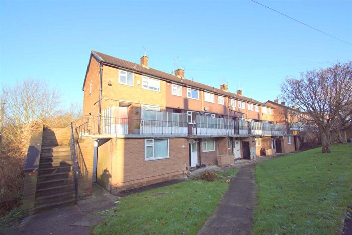 2 Bedroom Duplex To Rent In Lincombe Drive, Leeds, LS8