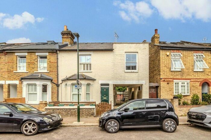 2 Bedroom Flat To Rent In Haliburton Road, St Margarets, Twickenham, TW1