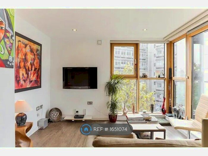 2 Bedroom Flat To Rent In Borough Road, London, SE1