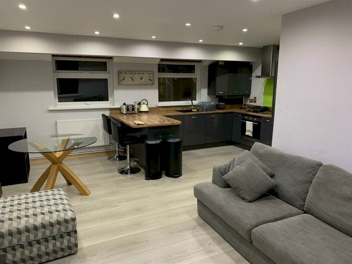 1 Bedroom Flat To Rent In Woodstock Mews, Cowbridge, CF71