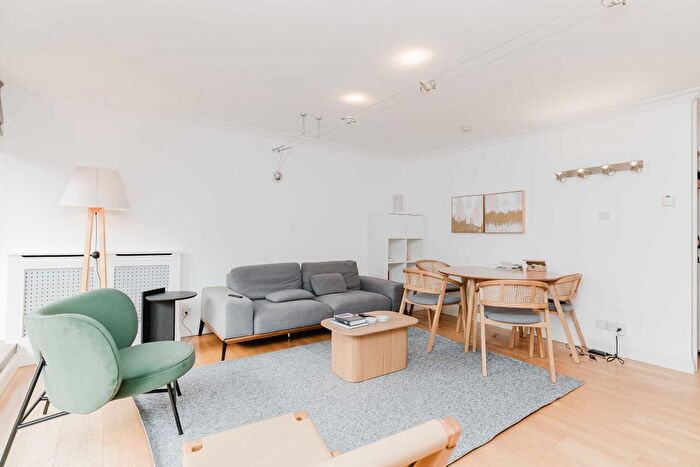 2 Bedroom Flat To Rent In Consort House, Queensway, Hyde Park, W2