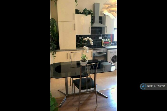 2 Bedroom Flat To Rent In Picton Road, Liverpool, L15