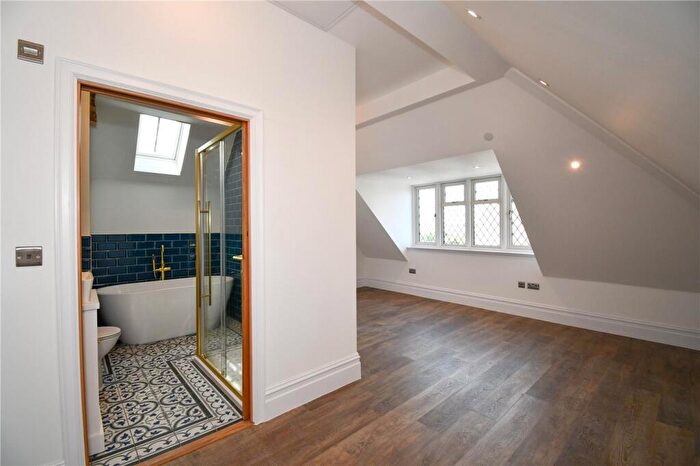 2 Bedroom Apartment For Sale In Stanley Road, Hoylake, Wirral, CH47