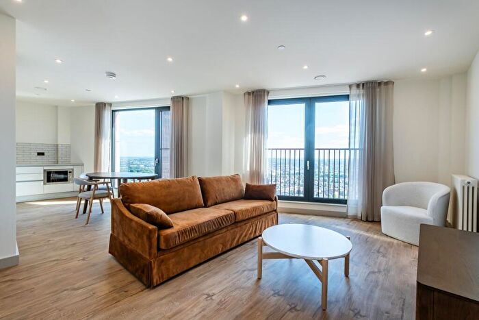 2 Bedroom Apartment To Rent In The Eades, Selborne Road London, E17