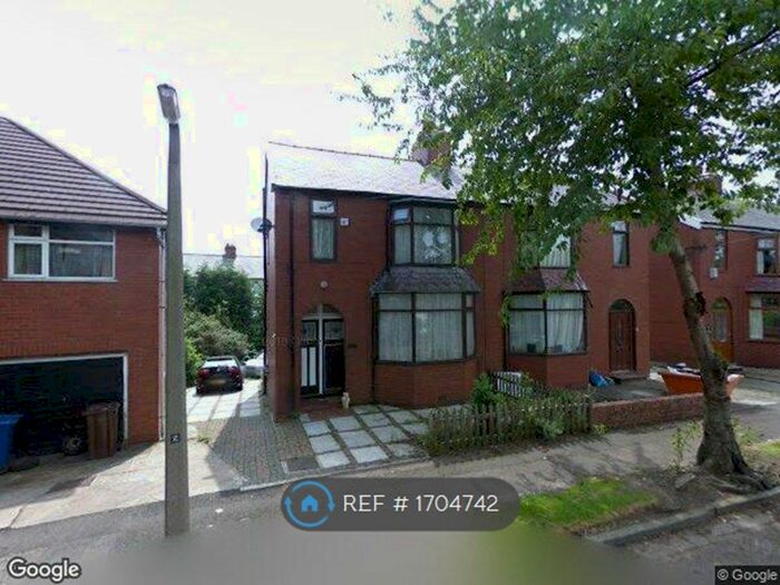 3 Bedroom Semi-Detached House To Rent In Woodlands Avenue, Whitefield, Manchester, M45