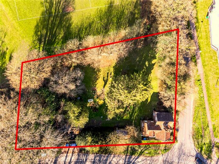 3 Bedroom Detached House For Sale In Woodcock Hill, Berkhamsted, Hertfordshire, HP4